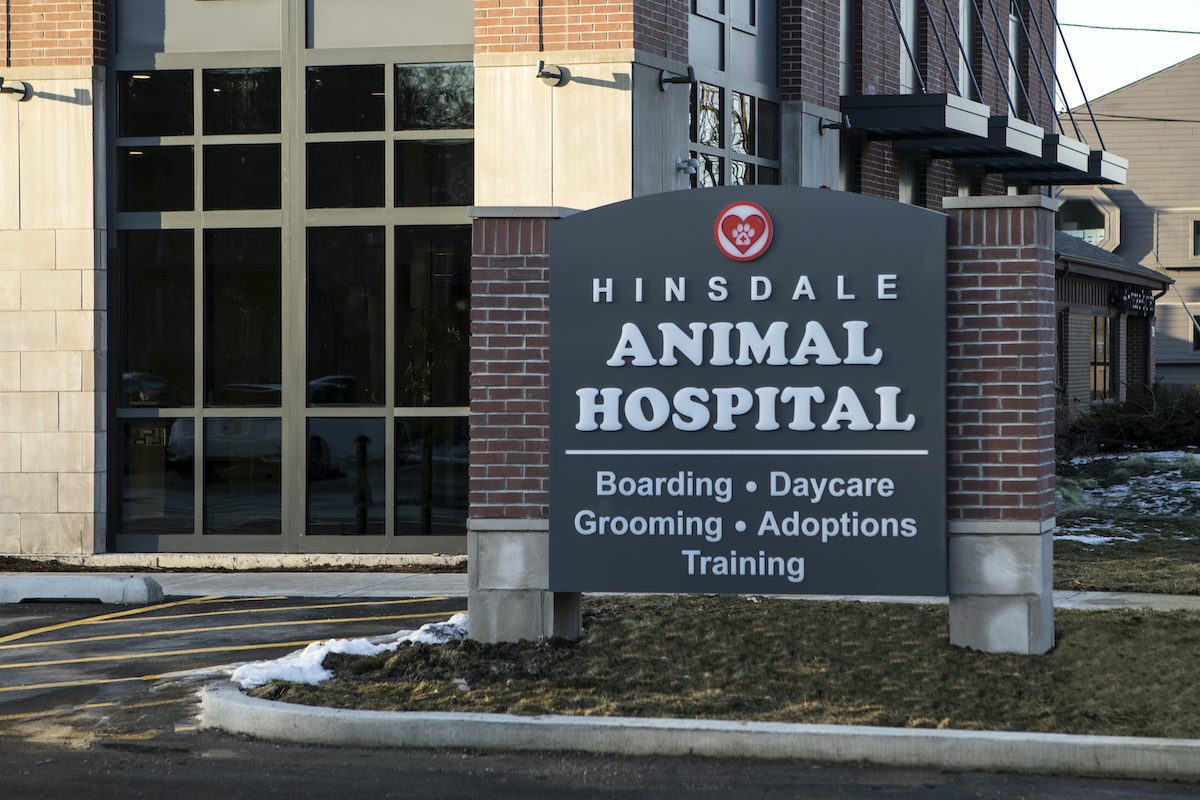 Hinsdale Animal Hospital Exterior Sign
